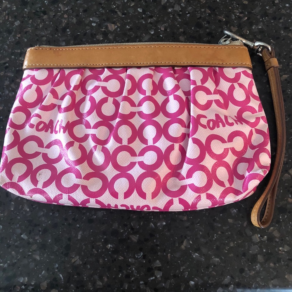 Coach wristlet - pink